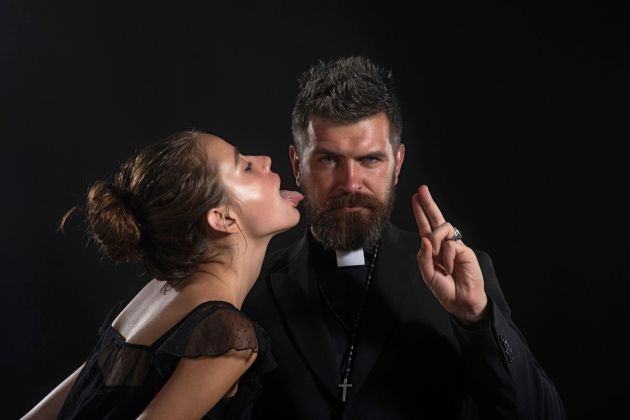 duhovnik poljub seks pf.jpg