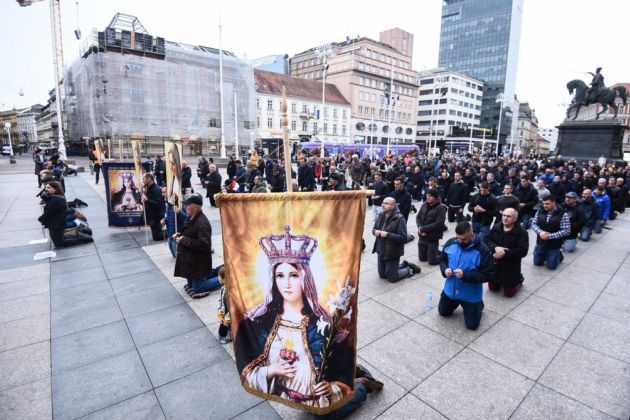 42 molitev Zagreb.jpg