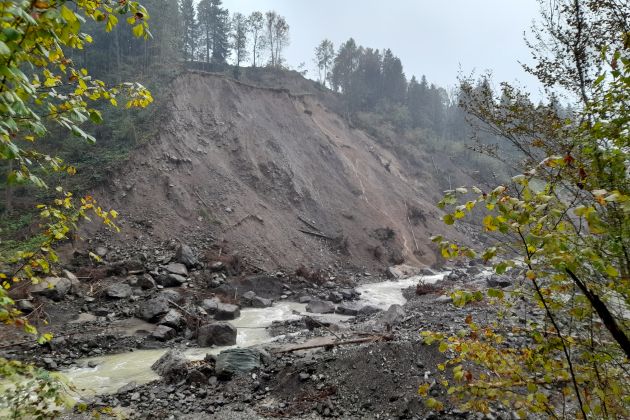 struge, luče, plaz.jpg