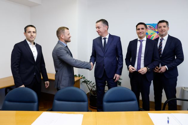 Od leve Uroš Verbovšek, Andraž Tuš, Fabris Peruško, Tomislav Kramarić, Hrvoje Bošnjak.jpg