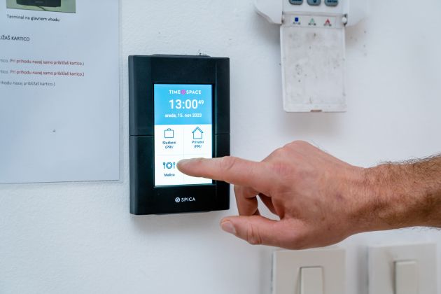 evidenca delovnega časa, štempljanje.jpg