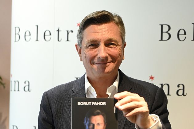 PERISKOP borut pahor Saso Radej.jpg