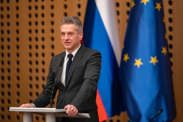 robert golob vlada.jpg