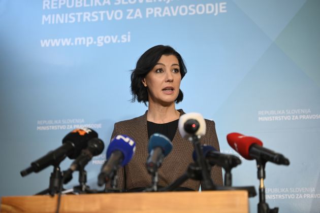 Dominika Švarc Pipan.jpg