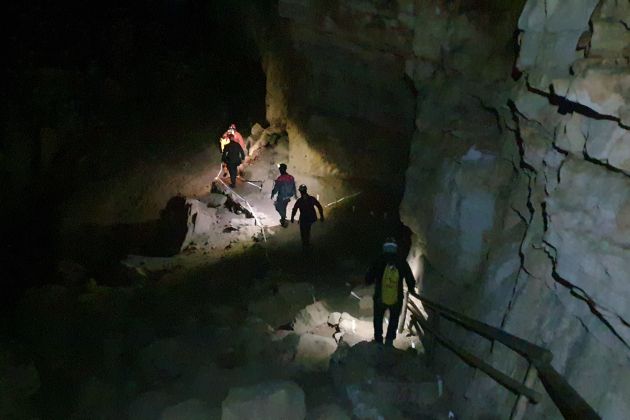 krizna jama resevanje bobo.jpg