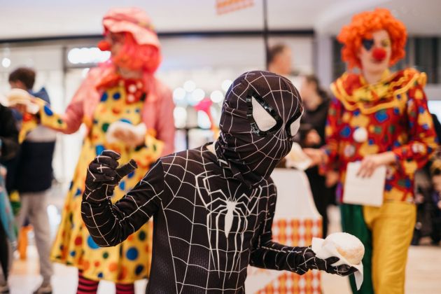 Pustno dogajanje se nadaljuje tudi na pustni torek (Foto Janez Štrukelj).jpg