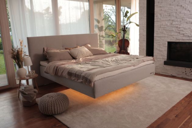 lebdeca postelja boxspring fly.jpg