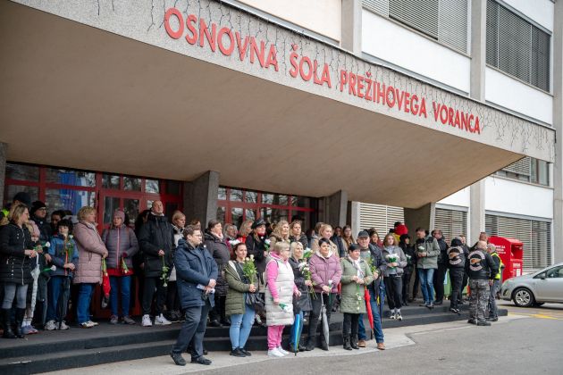 protest zavod bela roza jesenice spolne zlorabe bobo.jpg