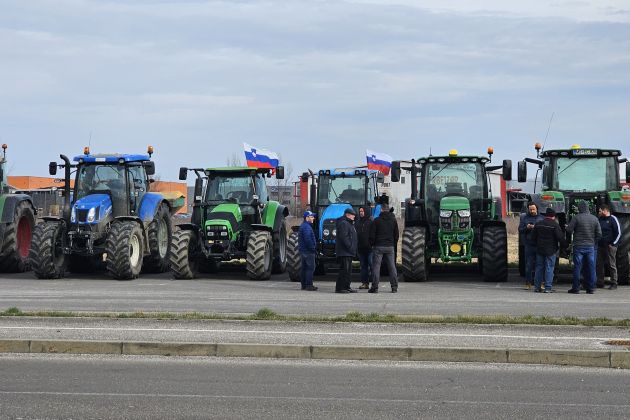 traktorji kmeti protest.jpg