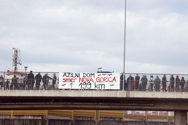 azilni-dom, protest, obrežje