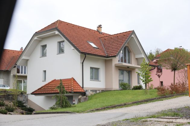 hisa brglez-pl016.JPG