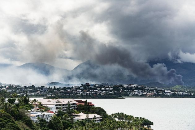 noumea nova kaledonija protest ogenj dim pf.jpg