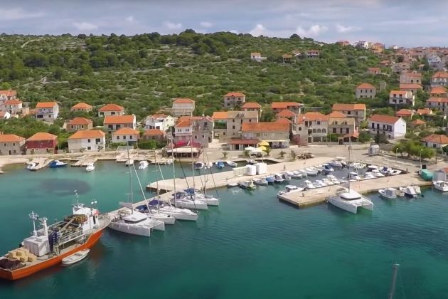 kaprije marina luka.jpg