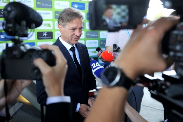 robert golob vlada.jpg