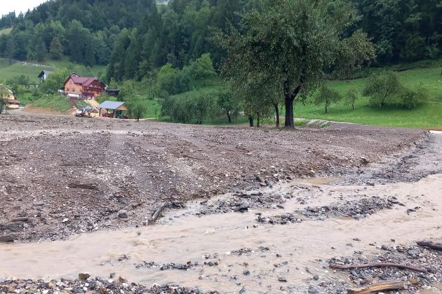 crna plaz neurje.jpg