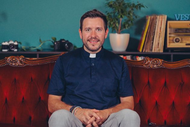 martin-golob, kavč, podkast