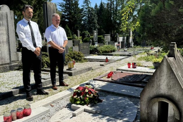 tonin ilc bajuk grob fb.jpg