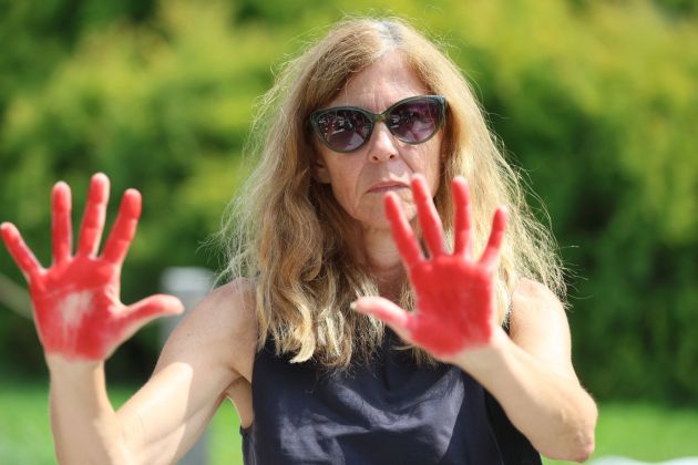 ana kucan krvave roke pl.jpg