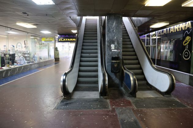 plava laguna tekoce stopnice Primoz Lavre.jpg