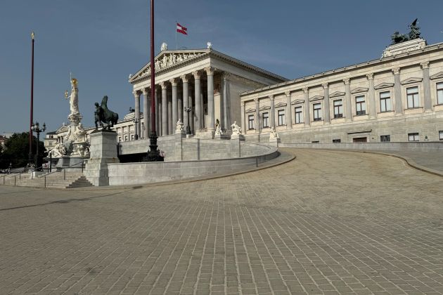dunaj parlament ss.jpg