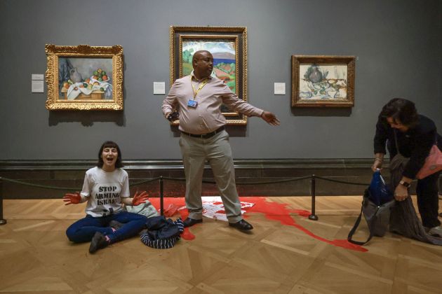 picasso poodnebni aktivisti napad narodna galedija london.jpg