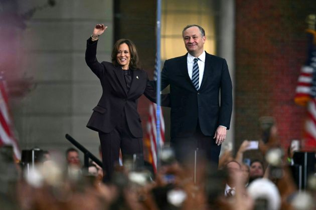 kamala harris doug emhoff.jpg