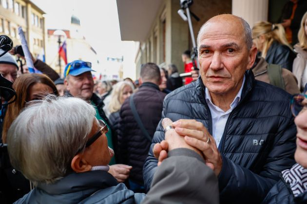 janez jansa celje protest sds bobo.jpg