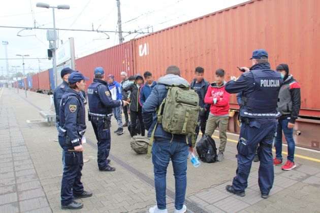 migranti policija vlakjpg