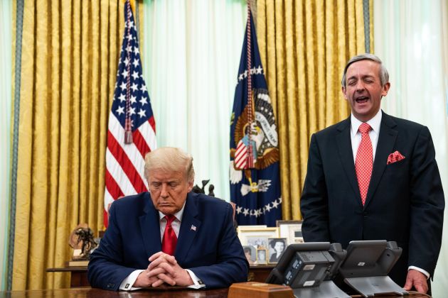 UV trump robert jeffries molitev pf.jpg