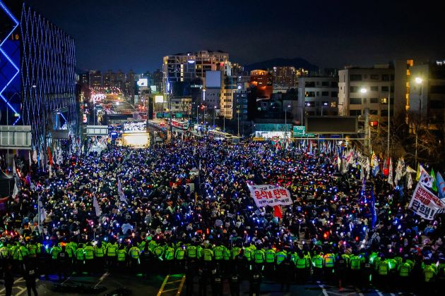 protest juzna koreja yoon suk yeol.jpg