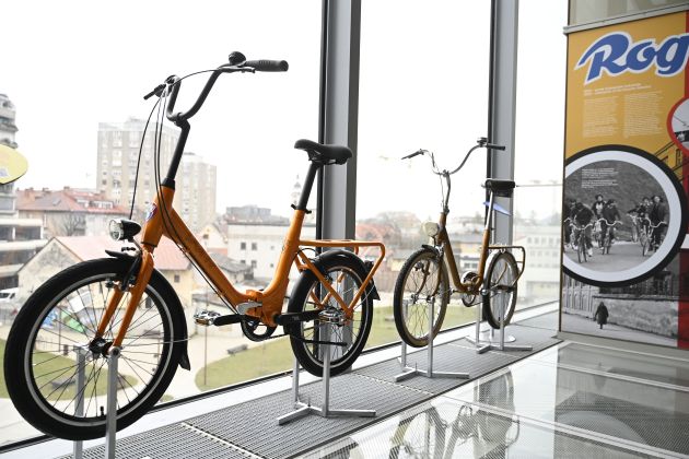 pony kolo tovarna rog.jpg