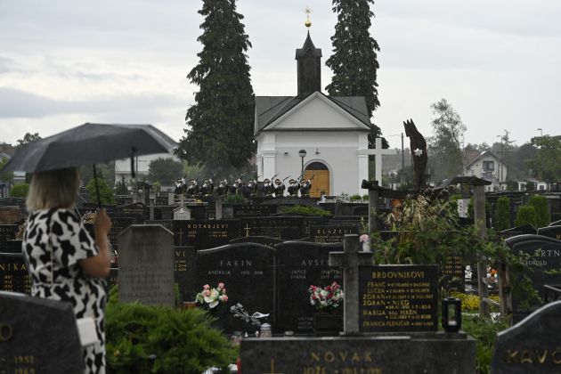 grob pokopalisce zale sr.jpg