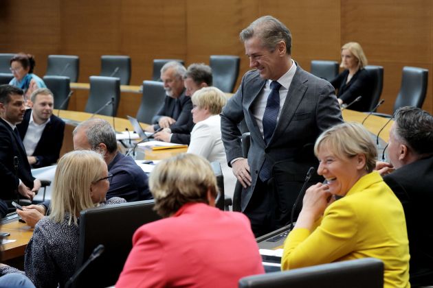 robert golob dz vlada.jpg