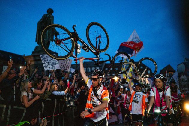 UV kolesarji profimedia-0988334547.jpg