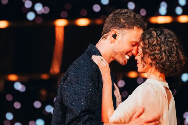 Klemnu, ki mu ni uspel preboj v finale, se je na evrovizijskem odru pridružila tudi njegova partnerk
