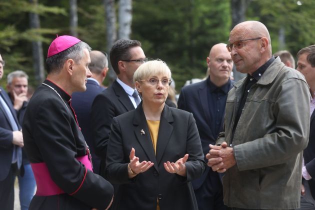 natasa pirc musar kocevski rog pl.jpg