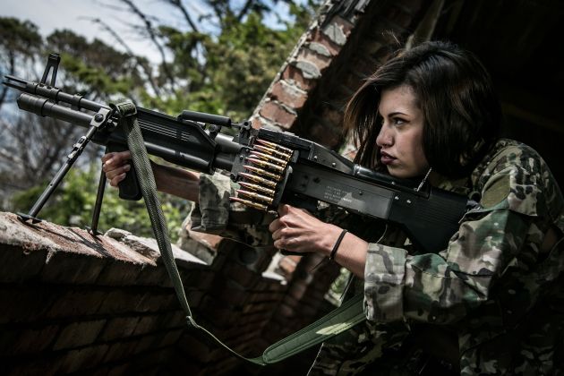 vojakinja mitraljez px.jpg