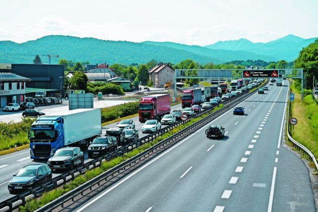 943456_141-avtoceste-zastoj-brezovica.jpg