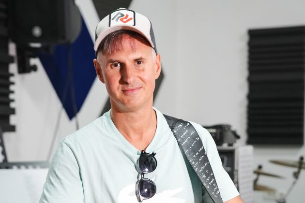 Flirrt, Rok Lunaček - !!!Rok Lunaček je gonilna sila skupine, ki piše tekste tako za Flirrte kot za