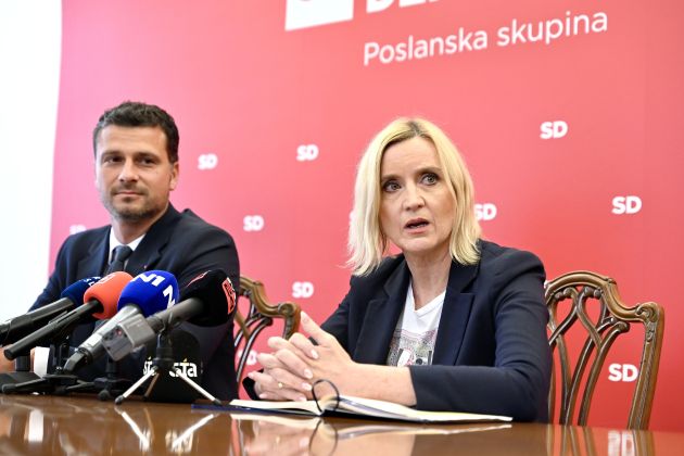 jani prednik mojca setinc pasek.jpg