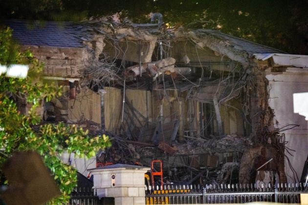 bela hisa vzhodno krilo rusenje.jpg