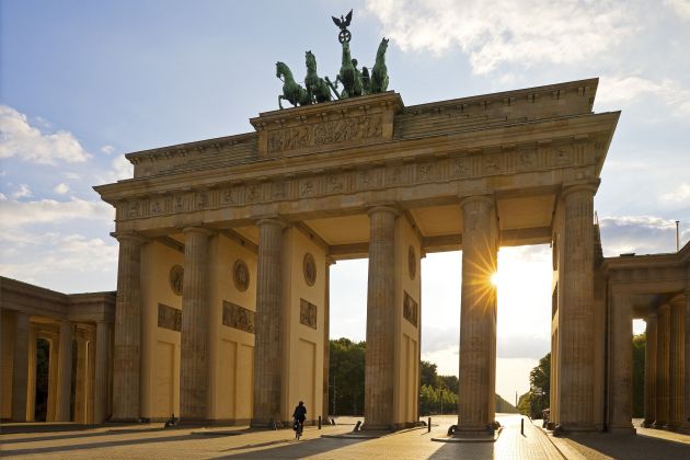 UV-Brandenburg Gate-profimedia-1046287123.jpg