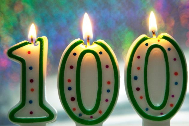 sto let svecke torta.jpg