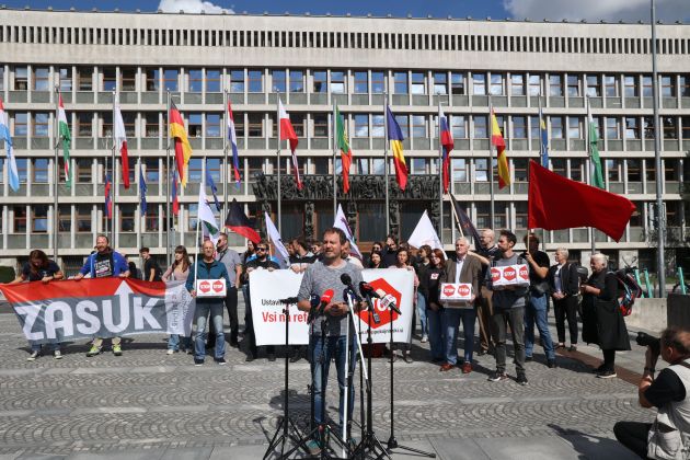 delavska koalicija podpisi pokojninski referendum dz.jpg