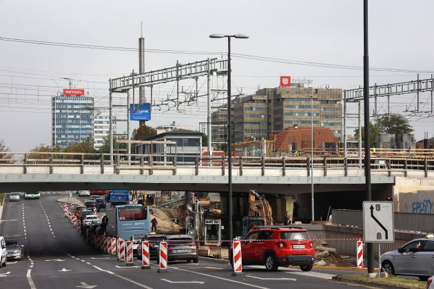 dunsjaka cesta dela zeleznica.jpg