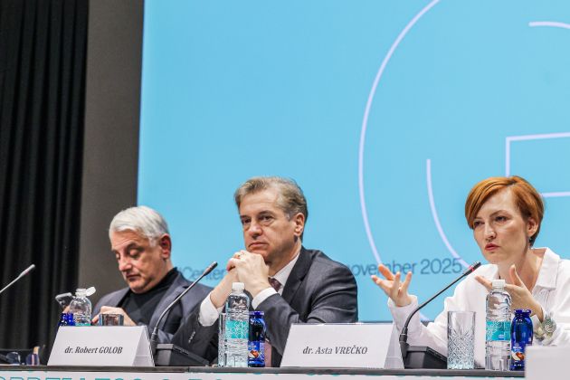 UV-han golob asta vrecko Daniel novakovic STA.jpg