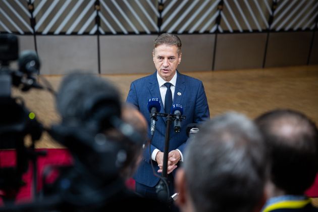 robert golob vlada.jpg