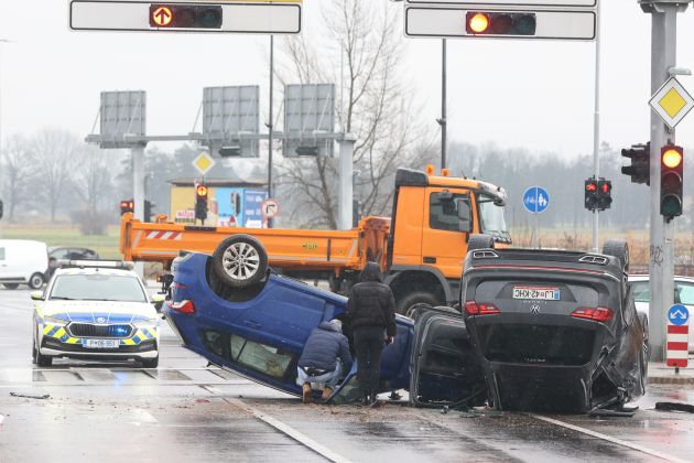 nesreca smartinska jarse policija.jpg