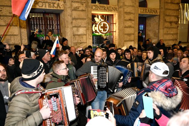 harmonikarji dedek mraz presernov trg.jpg