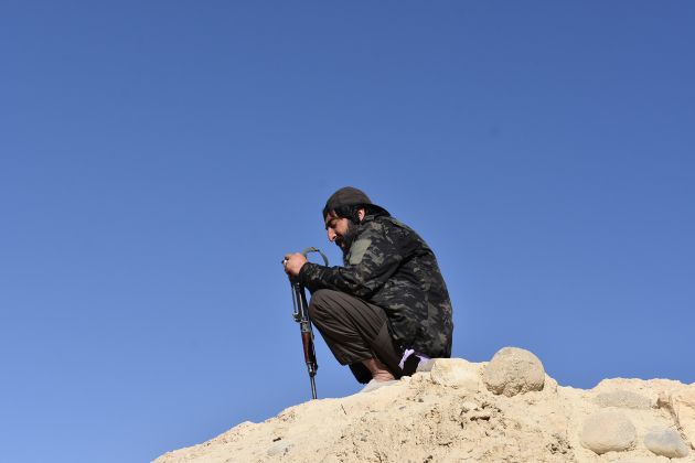 UV Talibanski stražar na  trdnjavi Shak-e-Gholghola.JPG